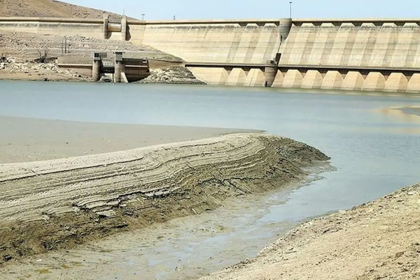 سد "كرج" على وشك النفاد.. طهران تواجه خطر العطش خلال أسبوعين فقط