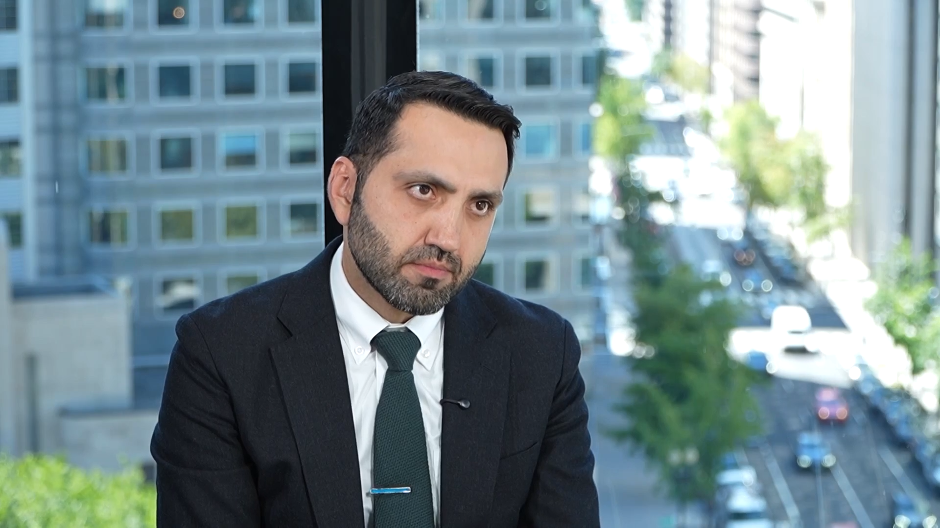 یک مقام ارشد پیشین آمریکا: اکثر درآمد نفتی ایران در شبکه فاسد قاچاق گم می‌شود