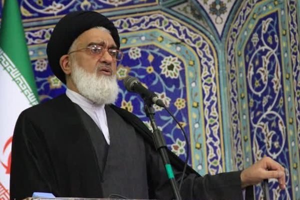 خطيب جمعة "قم": أميركا لن تقبل بـ "تفاهم حقيقي" وإيران لن تتراجع عن مطالبها