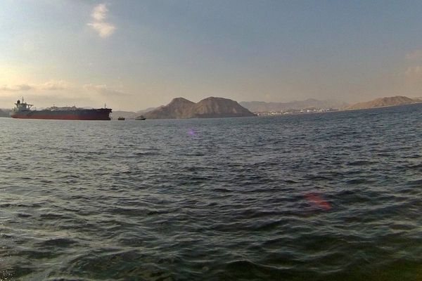 رویترز: در پی حمله پهپادی و وقوع انفجار در پایانه مینا الفحل عمان، بارگیری نفت آن متوقف شد