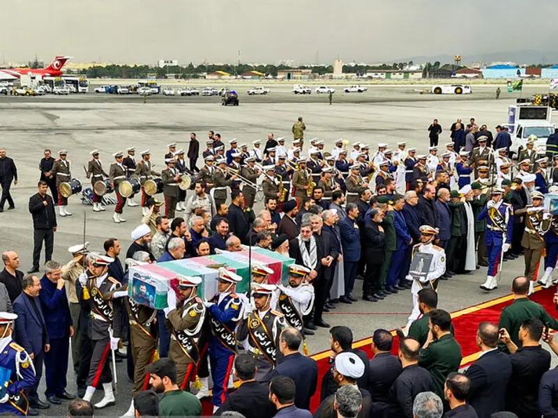 صحافية ألمانية تكشف أجواء التوتر خلال تشييع جنازة رئيسي في طهران.. وترصد فرح المواطنين