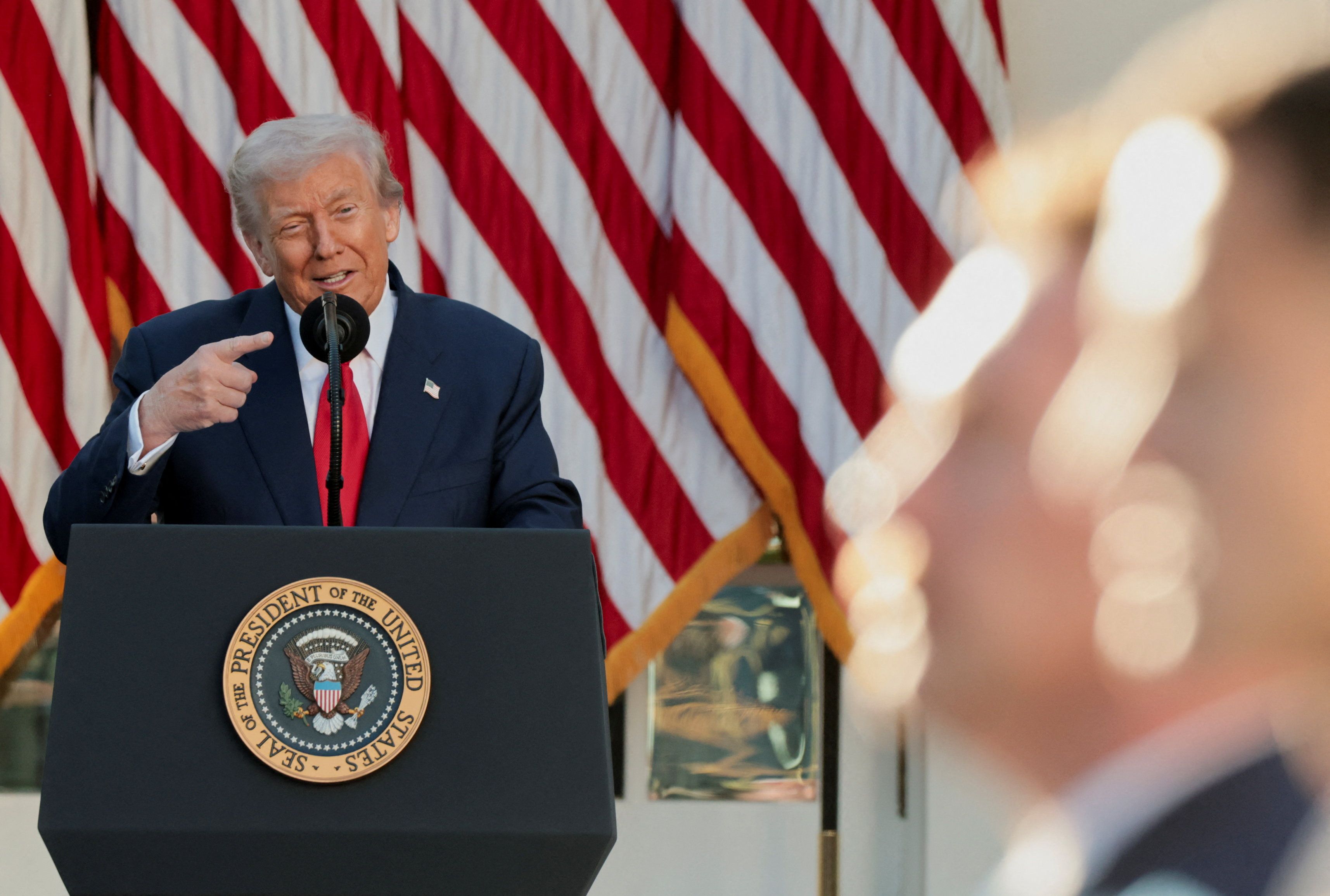 ترامپ کلمبیا را به تولید مواد مخدر متهم و کمک‌های آمریکا به این کشور را قطع کرد