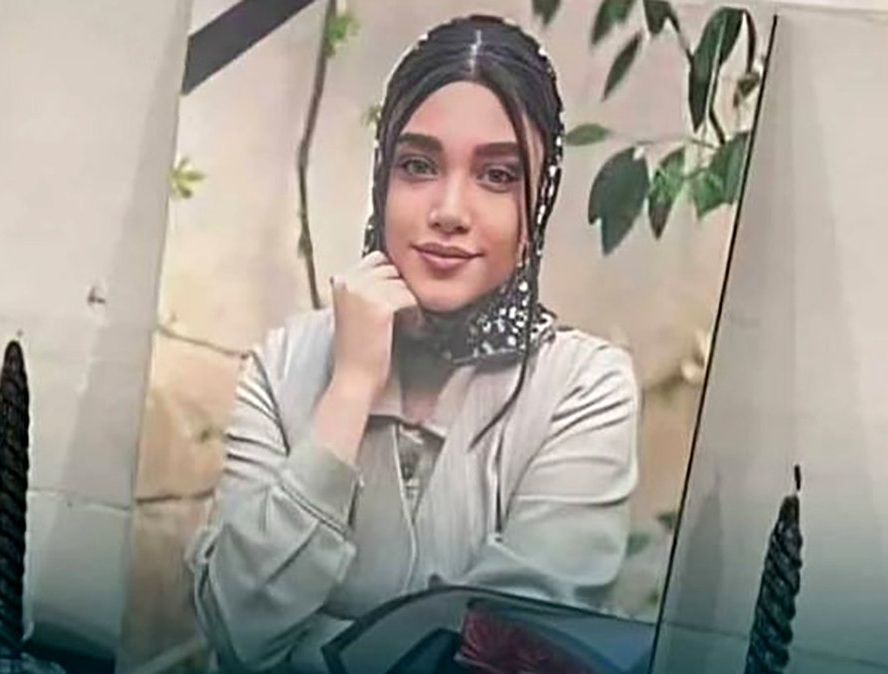 بسبب عملها في "صالون تجميل".. مقتل فتاة إيرانية تبلغ من العمر 18 عامًا على يد والدها 