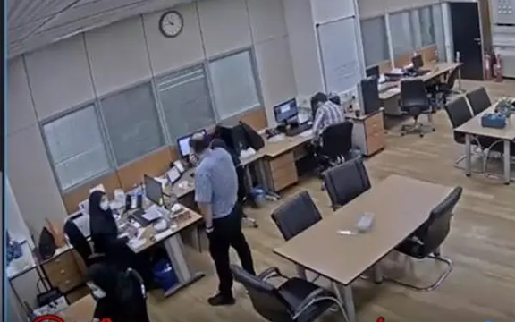 خبرگزاری فارس به نقل از منبع آگاه: یکی از عوامل حمله سایبری به شهرداری تهران دستگیر شد