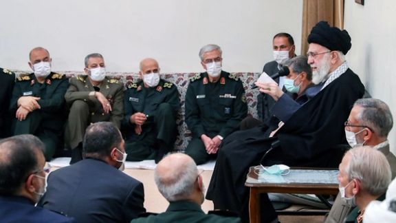 باحث إيراني: ترامب وخامنئي زعيمان شعبويان وغير قابلين للتنبؤ