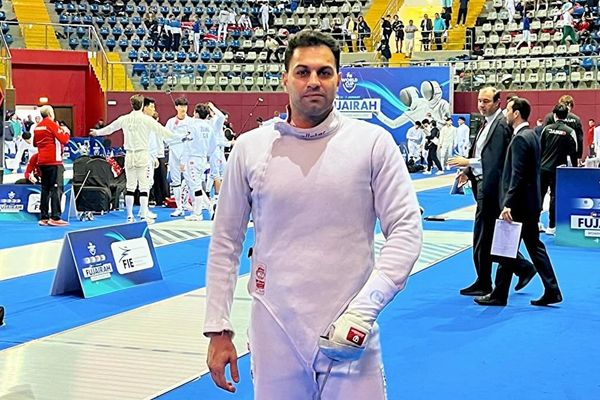 کنارهگیری محمد رحیمی، عضو تیم ملی شمشیربازی ایران، پس از کشتار مردم از سوی جمهوری اسلامی