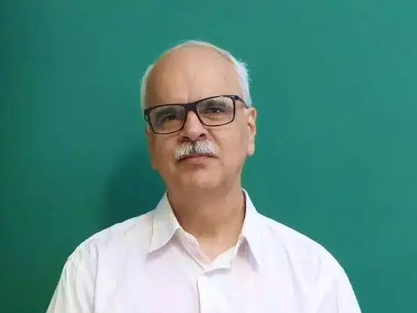 عالم اجتماع إيراني معتقل: تخصيب اليورانيوم لم يجلب سوى الفقر والعقوبات على مدار 30 عامًا