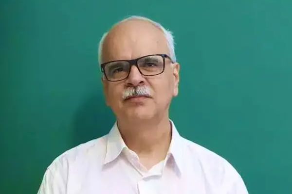 عالم اجتماع إيراني معتقل: تخصيب اليورانيوم لم يجلب سوى الفقر والعقوبات على مدار 30 عامًا