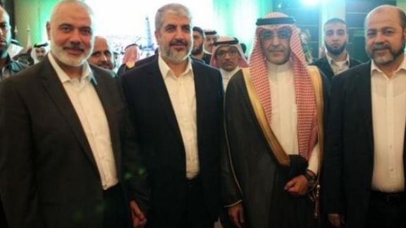 پس از ۱۵ سال سردی روابط؛ هیاتی از سران گروه فلسطینی حماس به عربستان سعودی سفر کردند