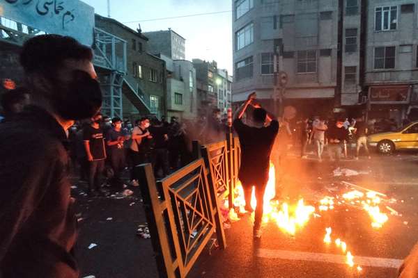 Tehran politicians warn of unrest as governance crisis deepens