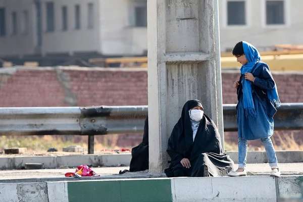 Iranian Media Describe Higher Prices, Rising Poverty In Recent Weeks