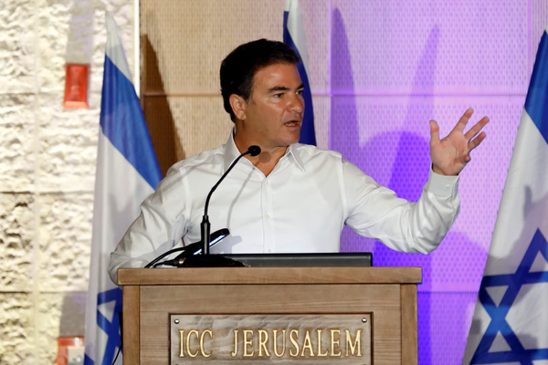 رئيس "الموساد" السابق: إيران أصبحت في وضع مختلف تمامًا بعد الحرب وإسرائيل دمّرت دفاعاتها