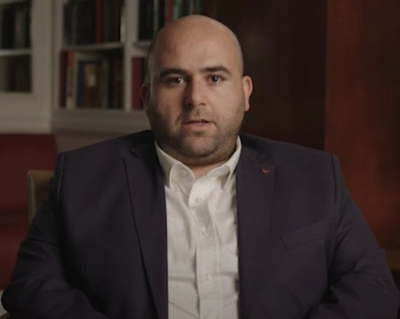 محمد مساعد هنگام دریافت جایزه آزادی بیان: حکومت ایران، حقیقت را به جرم تبدیل کرده است