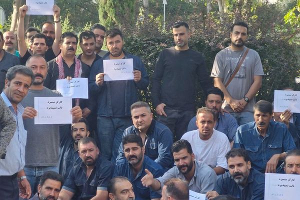 إضراب 4 آلاف عامل عن الطعام في شركة ألومنيوم إيرانية يدخل يومه الثالث والأربعين