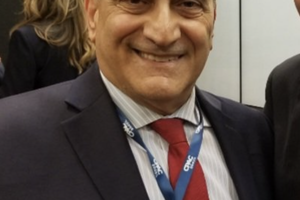 وليد فارس: لماذا نواصل إضاعة الوقت مع الملالي والحرس الثوري؟