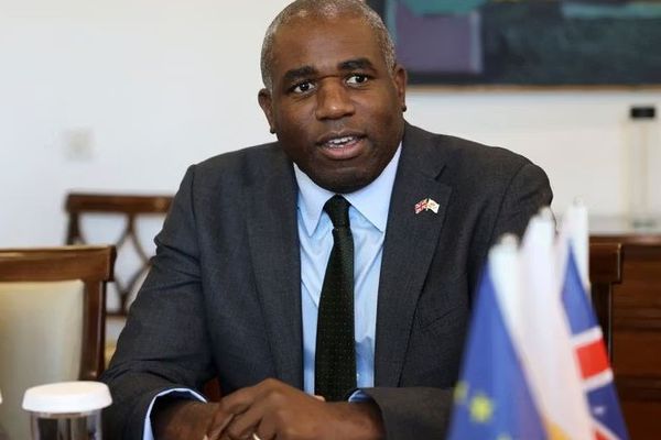 وزير الخارجية البريطاني: مبررات طهران بشأن حاجتها لليورانيوم المخصب بنسبة 60 % غير مقبولة