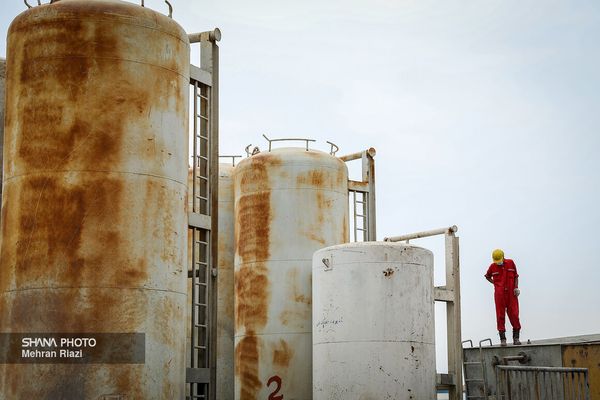 How Iran loses in joint oil and gas fields to neighbors?