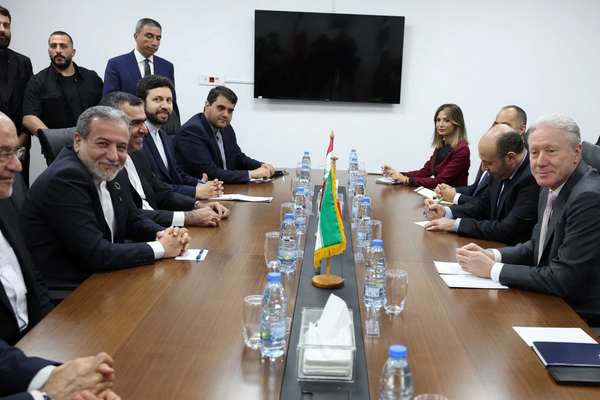 Iranian FM visits Beirut, vows to respect Lebanese sovereignty