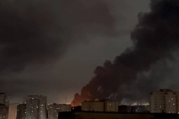 گزارشها از شنیده شدن صدای انفجارهای متعدد و عبور جنگنده در تهران