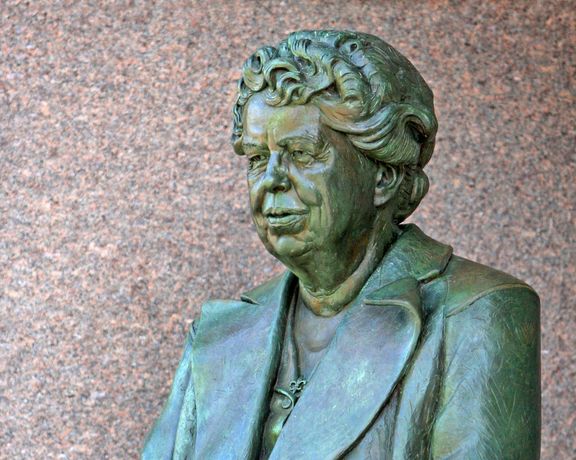 مجسمه النور روزولت