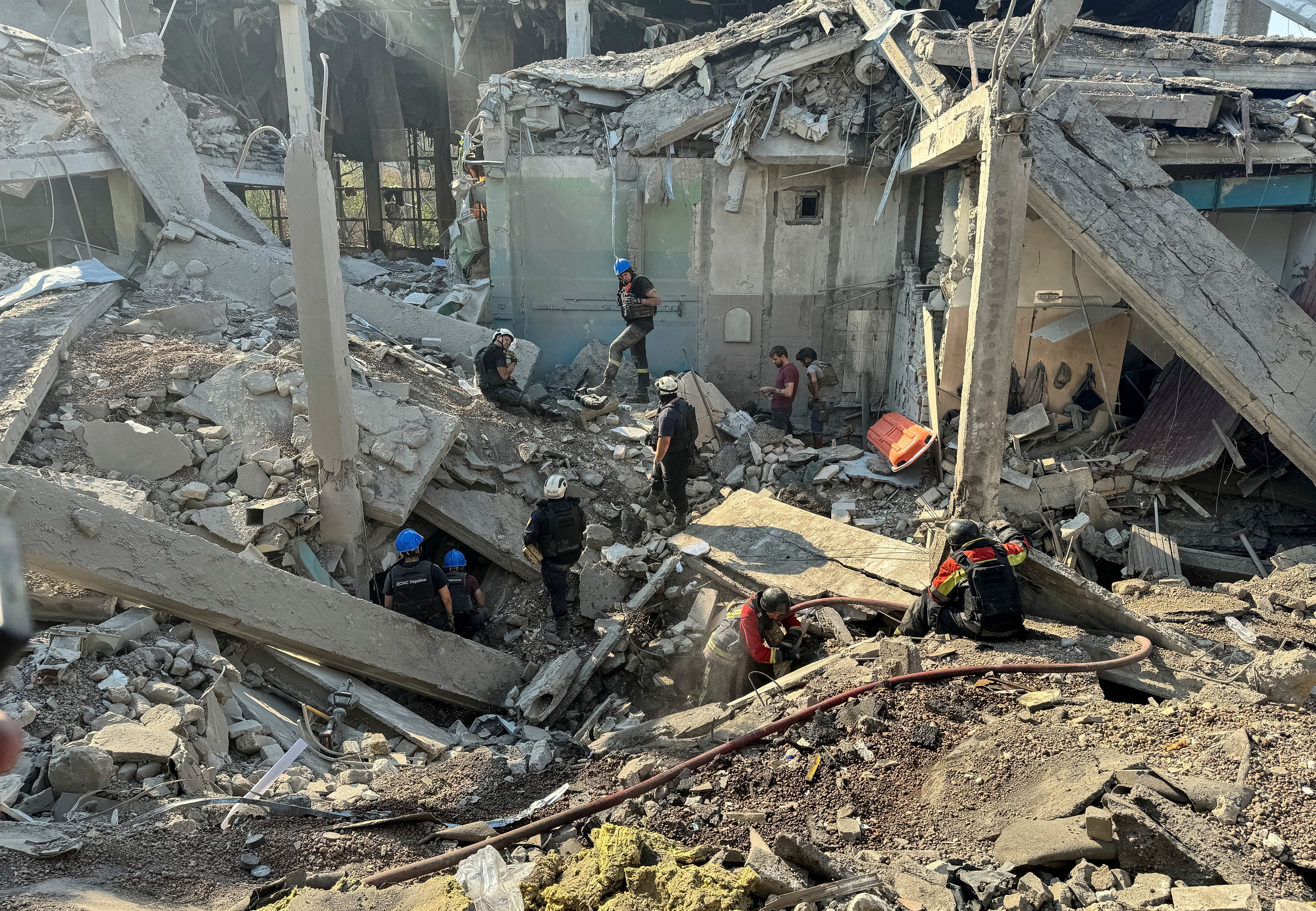 ۴۱ نفر در حملات گسترده روسیه به خارکیف اوکراین زخمی شدند