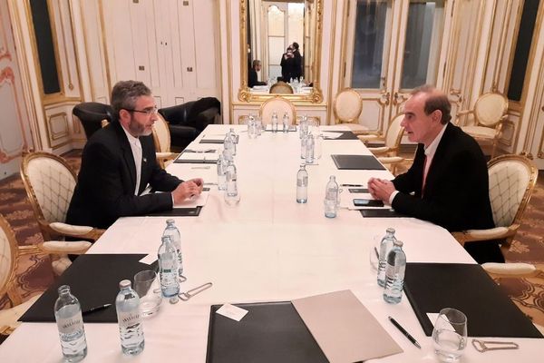 Iran's Chief Negotiator Criticizes Opponents With Rare Realism