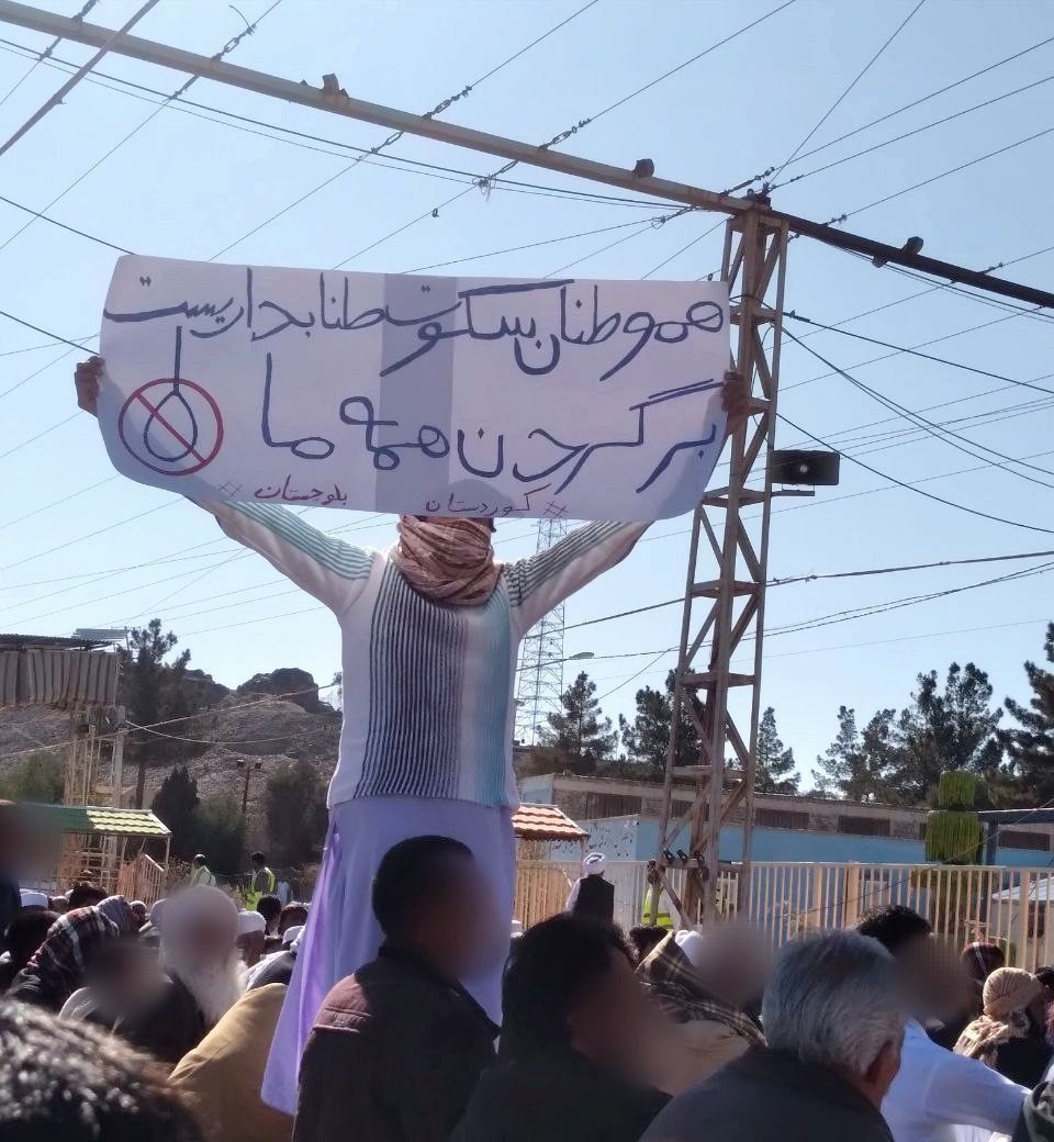 انتقاد مولوی عبدالحمید از سرکوب اعتراضات شهروندان: با سلاح نمی‌توان نظام را حفظ کرد