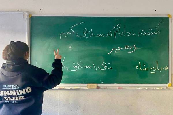 نسلی که پیش از «بالغ شدن» معترض شد؛ نوجوانان ایران در میانه ترس، خشم و بیآیندگی