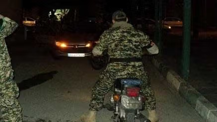 مقتل شابين وإصابة آخر على يد عناصر الأمن الإيراني في همدان