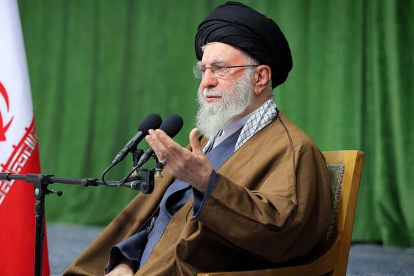 علی خامنهای: با همه تنگدستیها و مشکلات، نقاط مثبت فراوانی در کشور داریم