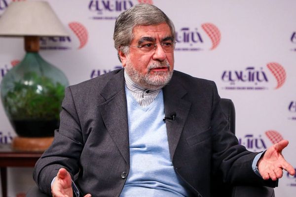 علی جنتی، دیپلمات سابق: حالت نه جنگ، نه صلح، بدترین وضعیت برای کشور است