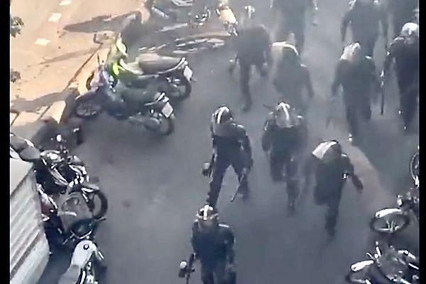 IRGC Commander Praises Retired Officers For Suppressing Protests