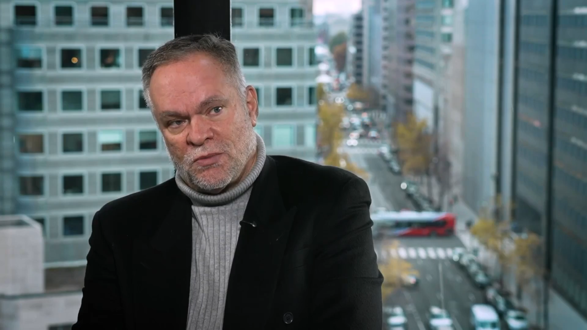 Ex-CIA agent says weakened Islamic Republic won't go down without a fight