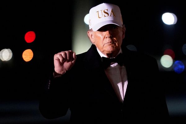 ترامپ سه مطلب از فاکسنیوز درباره ایران را در تروث سوشال منتشر کرد