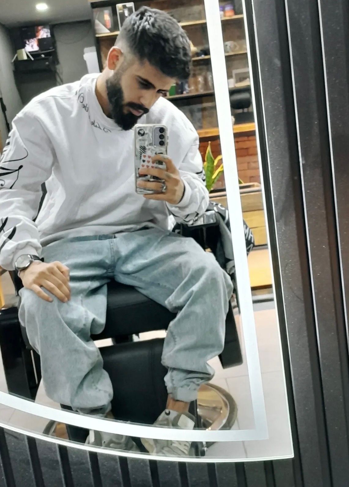 عرشیا احمدپور، بوکسور ۱۸ ساله به دست نیروهای سرکوب در اصفهان، کشته شد