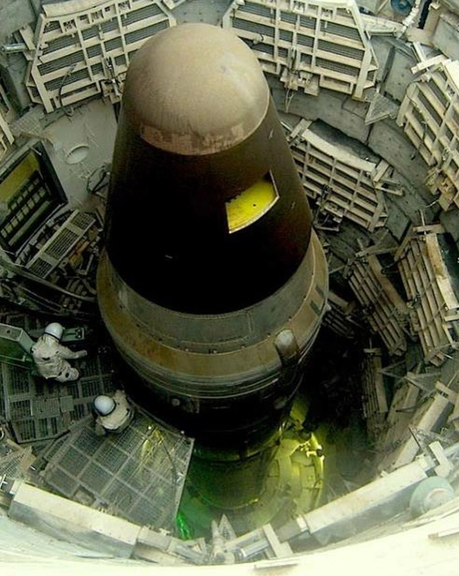 تقارير عن زيارات سرية إيرانية إلى روسيا "لشراء نظائر تدعم تفجير رؤوس نووية"