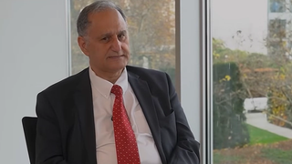 نائب ألماني من أصل إيراني: أعتذر عن مشاركتي في ثورة 1979 وعلى أوروبا التشدد أكثر مع طهران