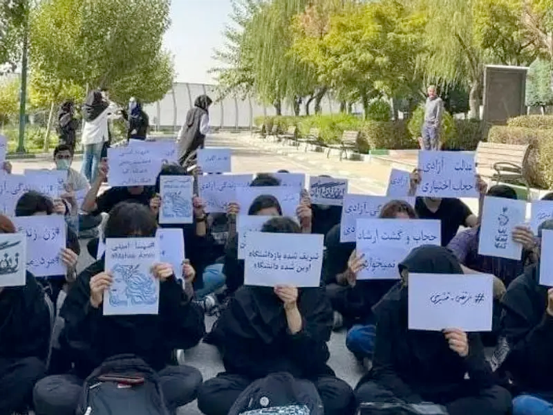 دبیر کانون صنفی استادان دانشگاه: سال گذشته برای ۲۰۰ استاد محدودیت و محرومیت ایجاد شد