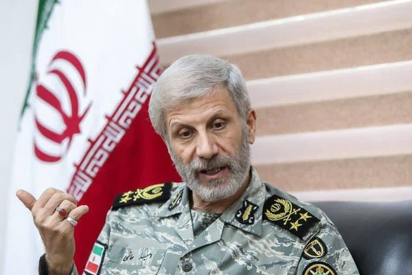 فرمانده کل ارتش: اگر دشمن اشتباهی کند، پاسخی میگیرد که تا امروز نه دیده، نه تجربه کرده