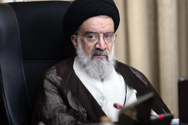 عضو مجلس خبرگان: واژه «حجاب اجباری» ساخته دشمن است