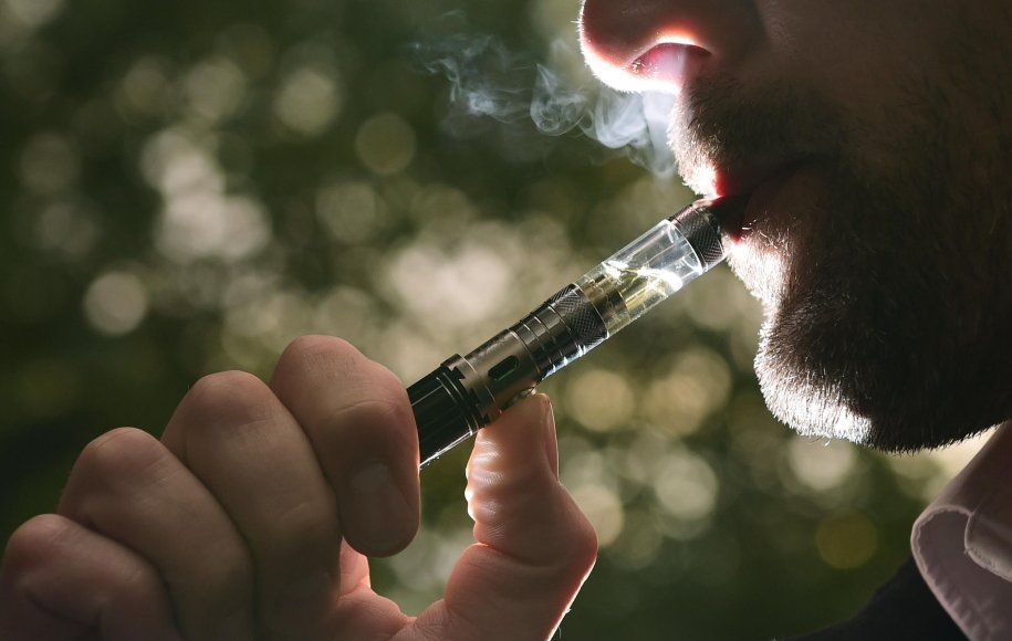 هشدار جدید محققان: استنشاق دست‌دوم بخار سمی سیگارهای الکترونیک هم خطرزاست