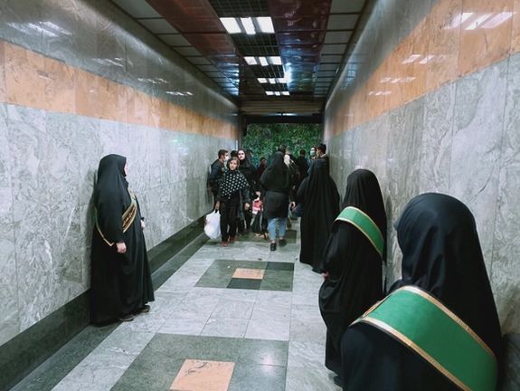 «تونل وحشت»؛ توصیف کاربران در رسانههای اجتماعی از حضور حجاببانها در مترو