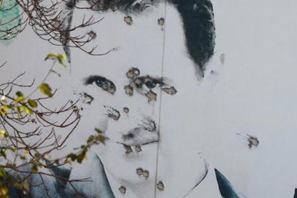 Ejected from Syria, Iran offers olive branch to its new rulers