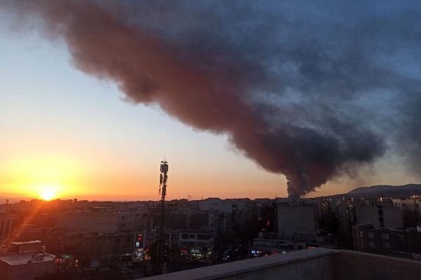 اسرائیل: جمهوری اسلامی با پنهان کردن هشدارهای تخلیه، از مردم ایران سپر انسانی میسازد