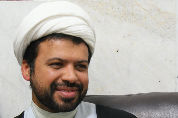 فاریاب، مدرس حوزه علمیه: گرسنگی کشیدن در حکومت دینی شرافت دارد به سیری در حکومت غیردینی