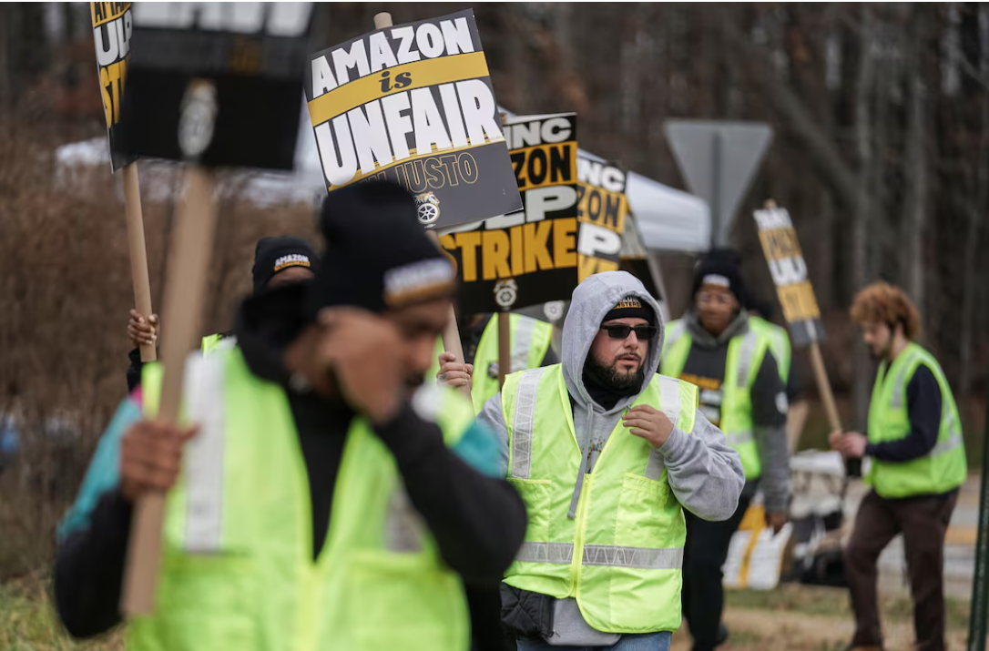 کارگران آمازون در هفت مرکز توزیع در آمریکا، در آستانه کریسمس اعتصاب کردند