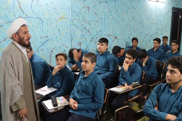 احتمال غیرحضوری شدن تحصیل دانشآموزان در تهران بهدنبال تشدید بحران انرژی