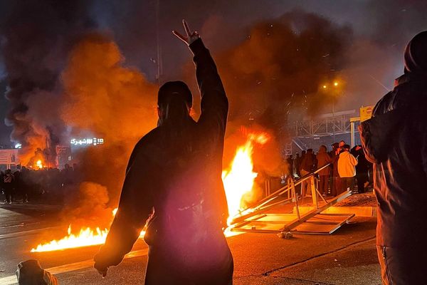 رصاص النظام يحصد الأرواح.. مقتل ما لا يقل عن 46 متظاهرًا بينهم 8 أطفال في احتجاجات إيران