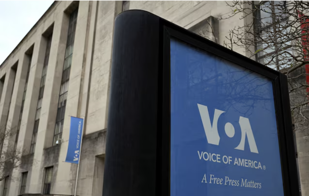 یک‌ قاضی دادگاه فدرال تلاش دولت ترامپ برای اخراج کارکنان صدای آمریکا را متوقف کرد