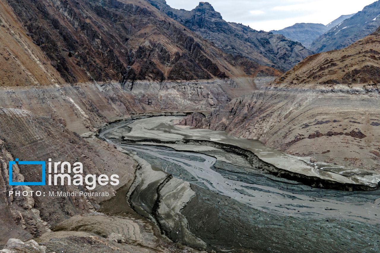 الإعلام الإيراني: 19 سدًا على وشك الجفاف الكامل